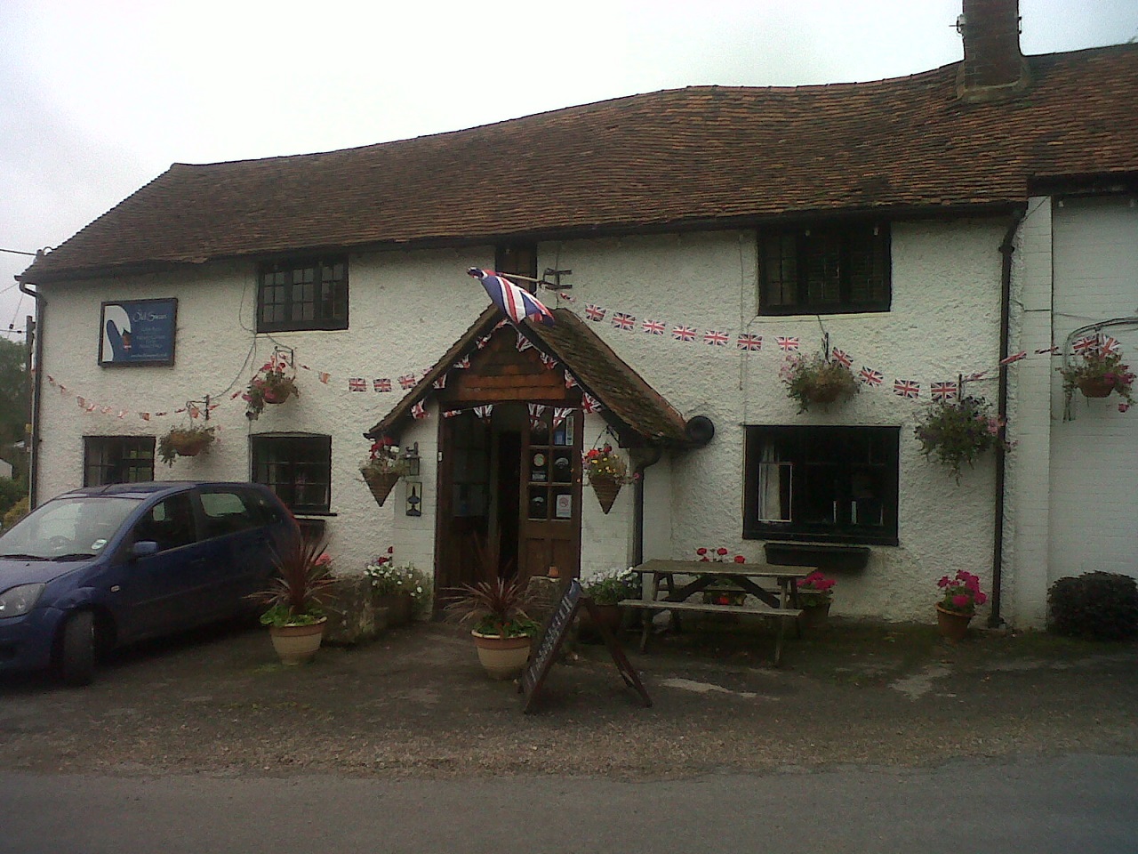 Pub bunting bench tiled roof